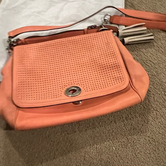 Coach leather Shoulder Bag Coral - Picture 1 of 4